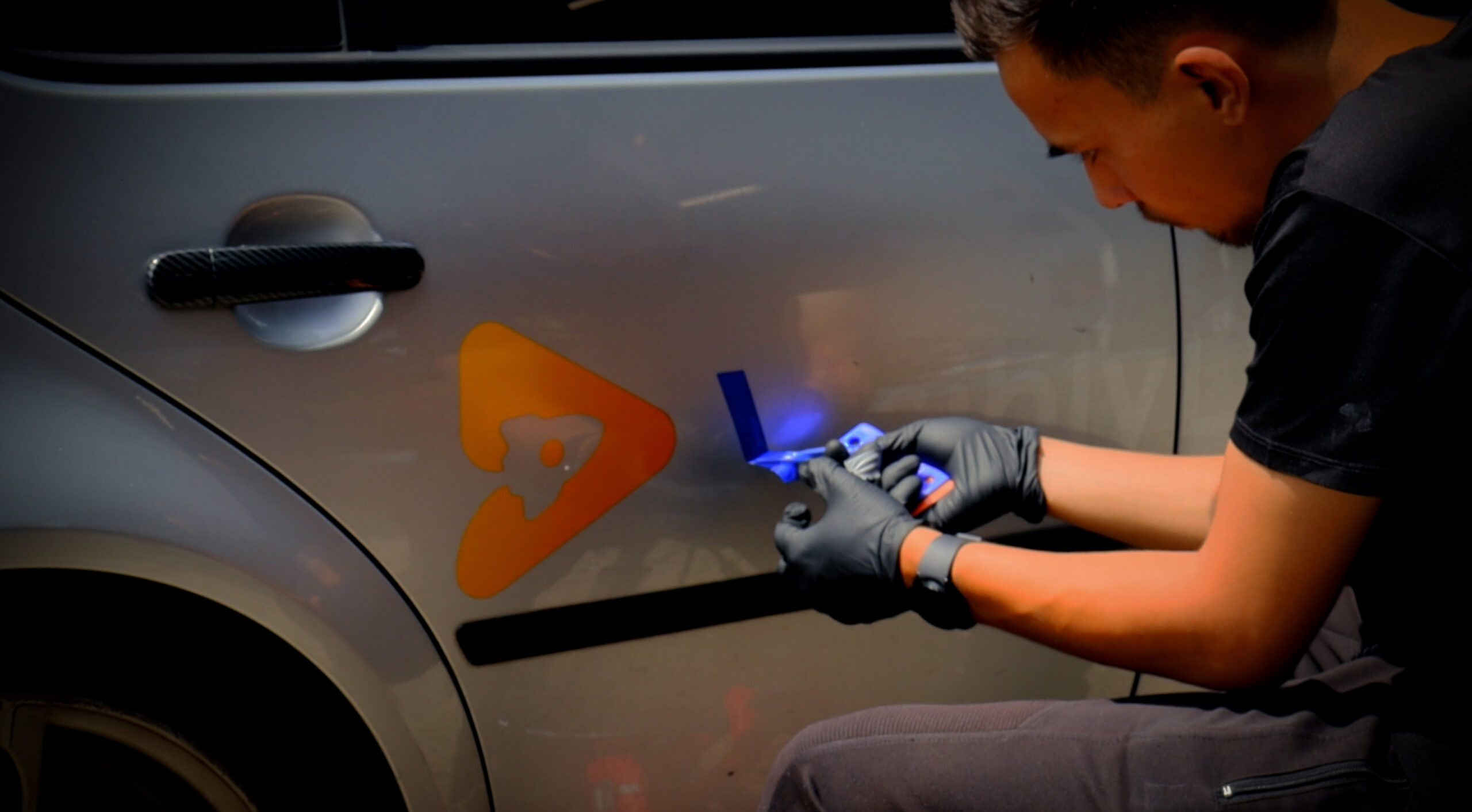van Rooij Car Care Boxmeer: Video Ontstickeren
