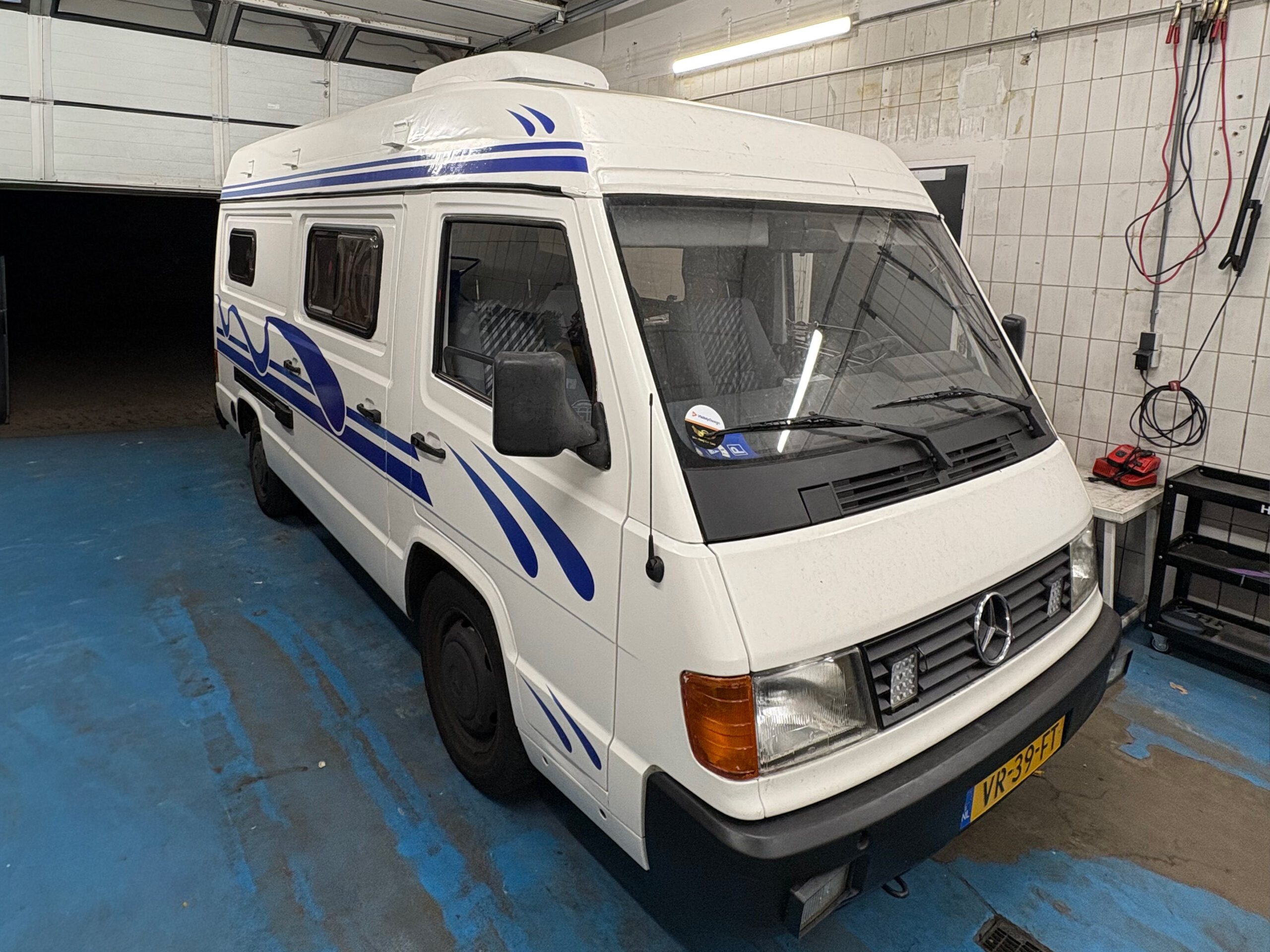 Wim-van-Rooij_MB100-Belettering_After_DEF